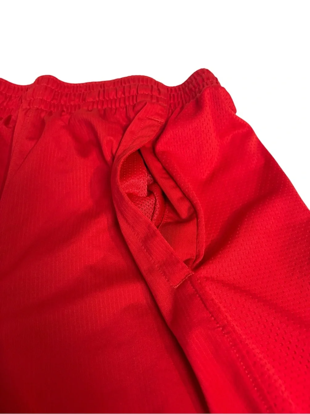 Under Armour Men’s Elastic Waist Basketball Shorts Red and Gray M